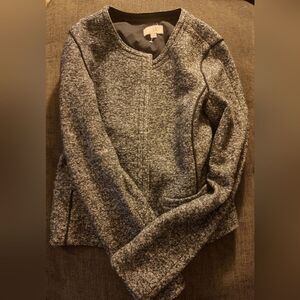 Loft tweed jacket with 2 button closure